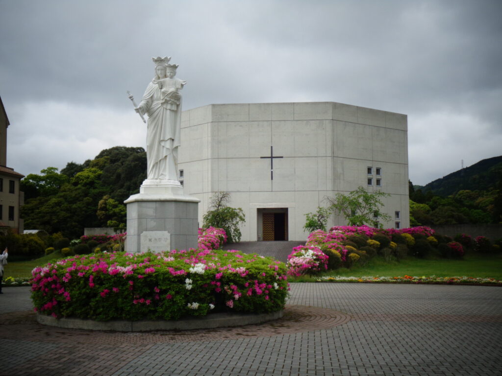 鹿児島純真大学
学校訪問 医聖会3病院